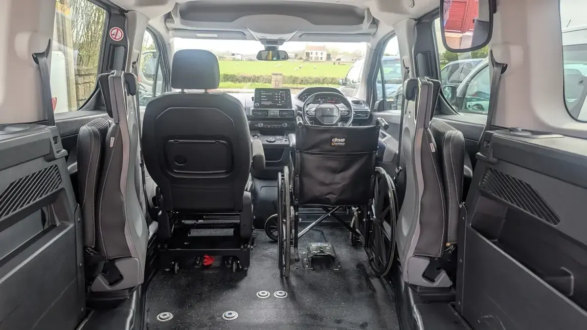 Used Peugeot Rifter Premium 2023 Beige MPV