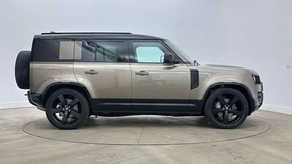 Used Land Rover Defender HSE Dynamic 2025 SUV