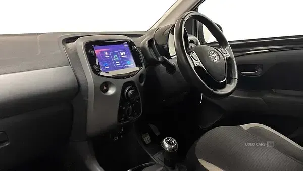 Used Toyota Aygo X-play 71 HP (52 kW) 2022 Black Hatchback