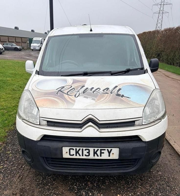 Used Citroën Berlingo 75 HP (55 kW) 2013 White MPV