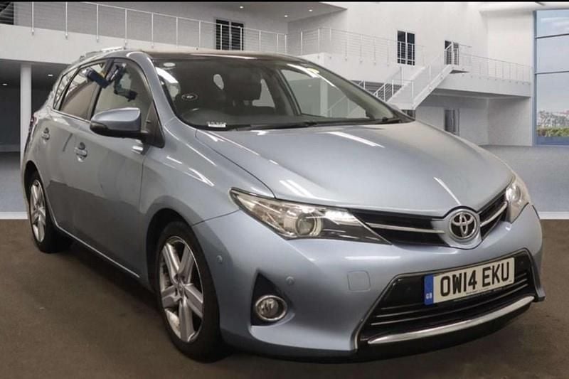 Blue Used 2014 Toyota Auris Hatchback | £5,190 (Fair price) - Image 1/1