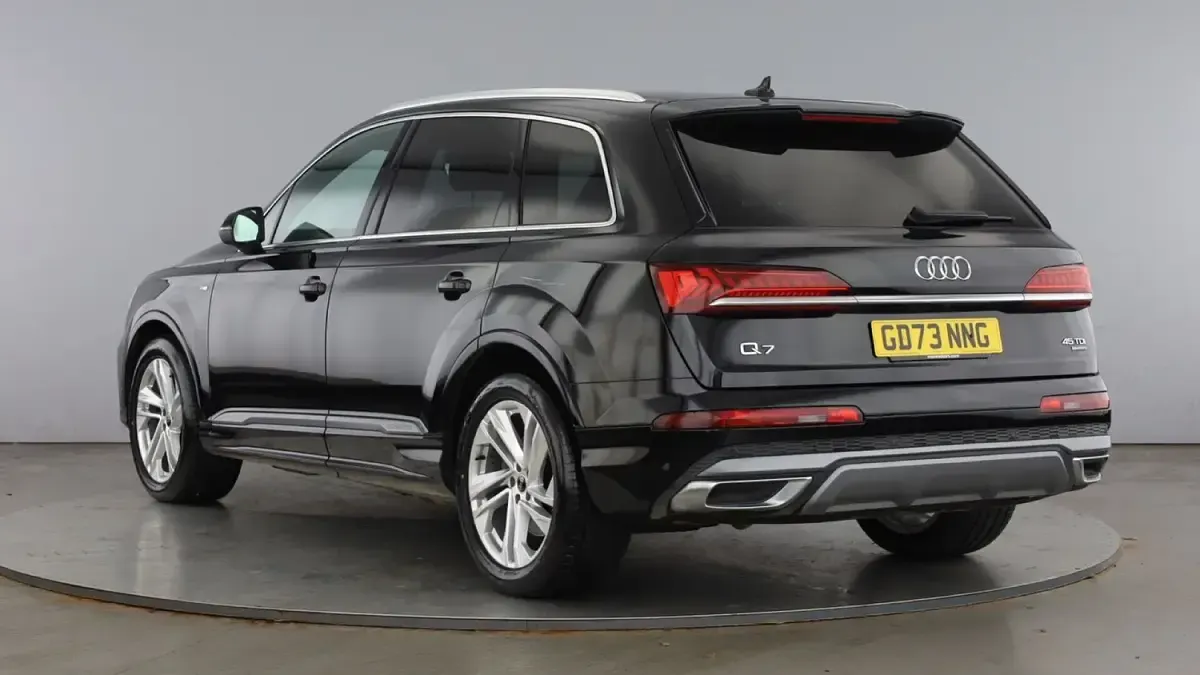 Used Audi Q7 Black Edition 231 HP (169 kW) 2024 Black SUV