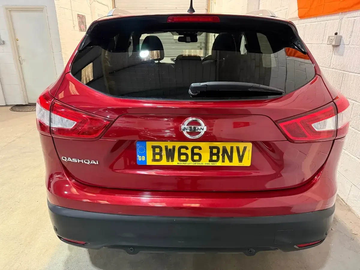 Used Nissan Qashqai N-Vision 2016 Red SUV