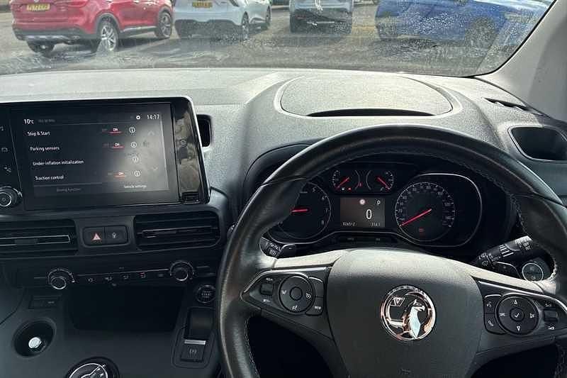 Used Vauxhall Combo S 131 HP (96 kW) 2022 Grey MPV