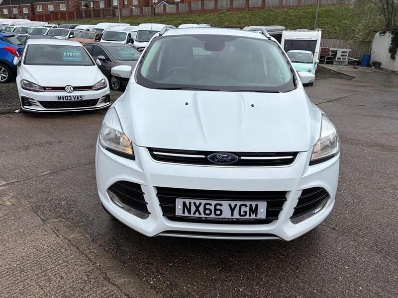 Used Ford Kuga Titanium 150 HP (110 kW) 2016 White SUV