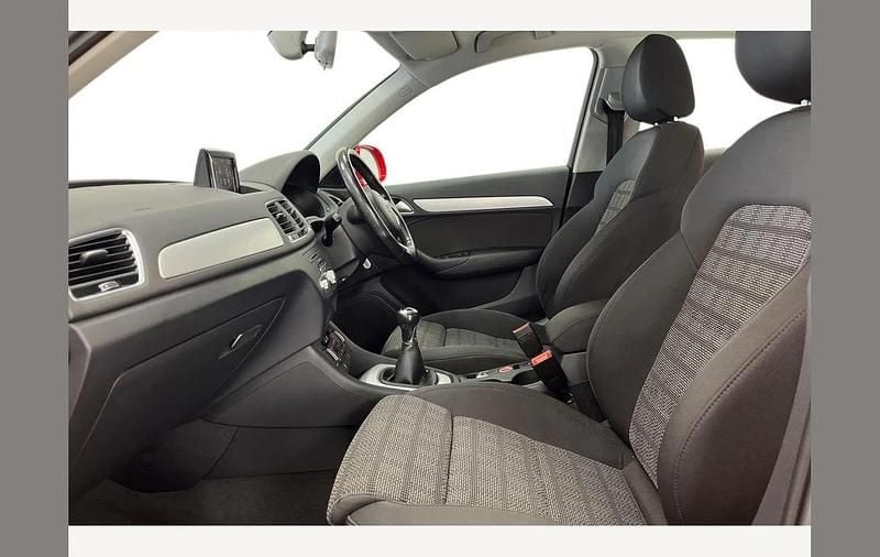 Used Audi Q3 Comfort 150 HP (110 kW) 2016 Red SUV