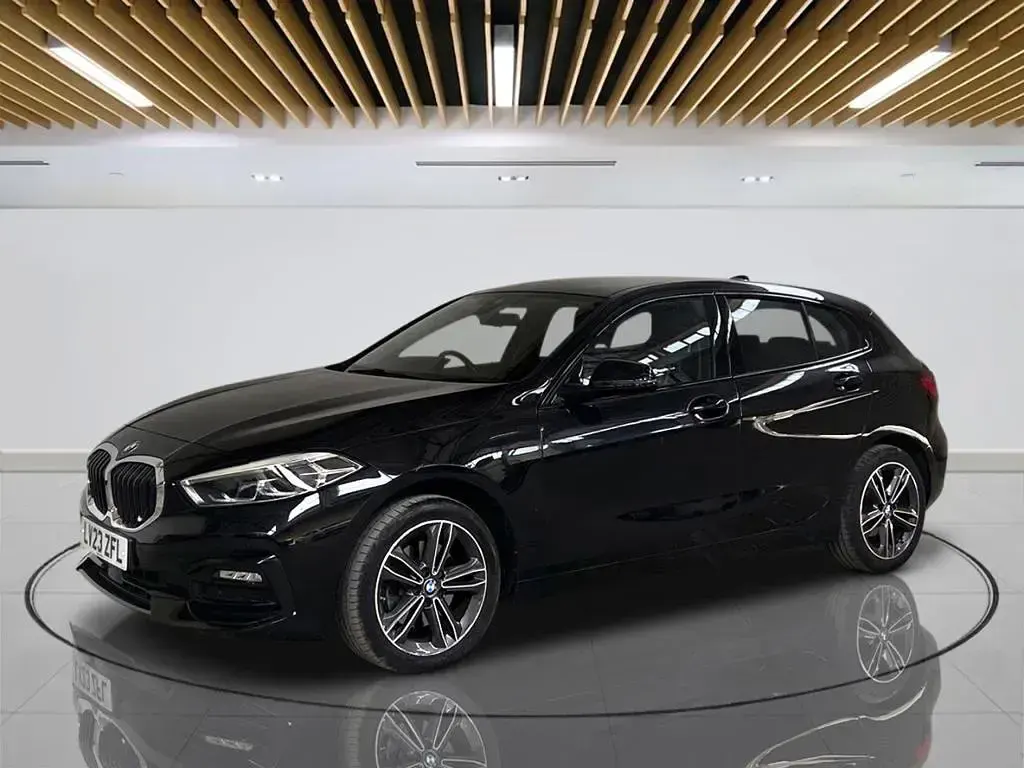 Used BMW 118 Sport Line 136 HP (100 kW) 2022 Black Hatchback
