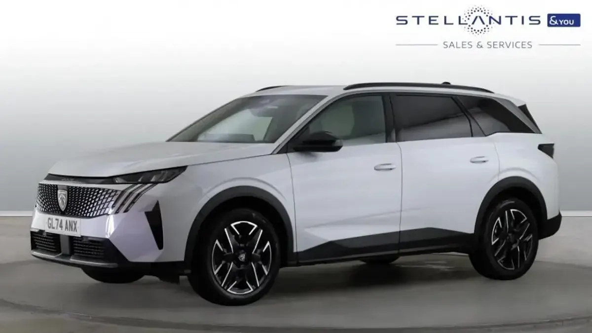 Used Peugeot 5008 Allure 134 HP (98 kW) 2024 White SUV
