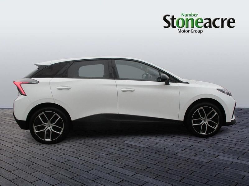 Used MG MG4 EV Trophy 150 kW (204 HP) 2023 White Hatchback