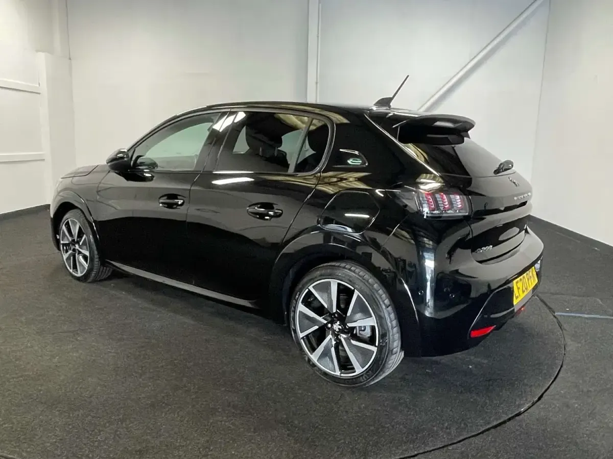 Second-hand Peugeot e-208 GTi 100 kW (136 CP) 2020 Negru Hatchback