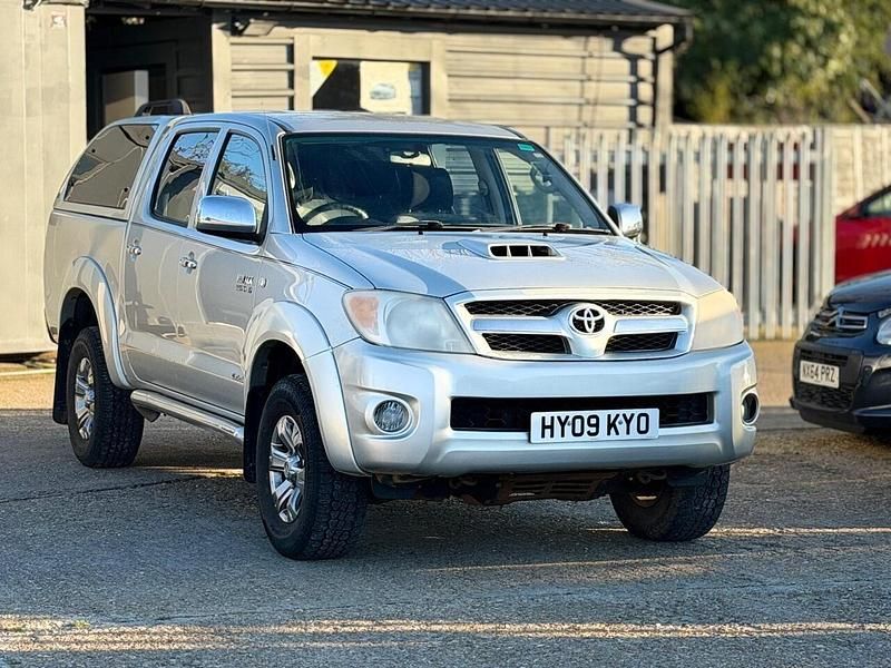 Used Toyota HiLux 171 HP (125 kW) 2009 Silver Pickup
