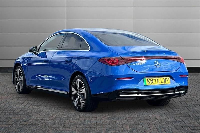 Usado Mercedes CLA 250+ 200 kW (272 HP) 2025 Azul Sedan