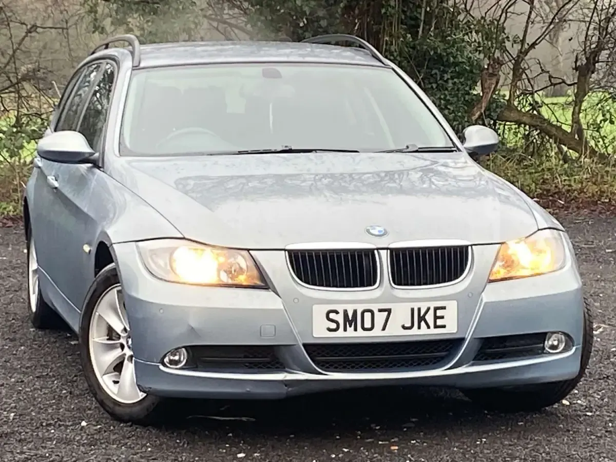 Begagnad BMW 320 2007 Grön Kombi