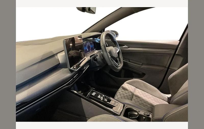 Used VW Golf VIII R-line 147 HP (108 kW) 2025 Silver Hatchback