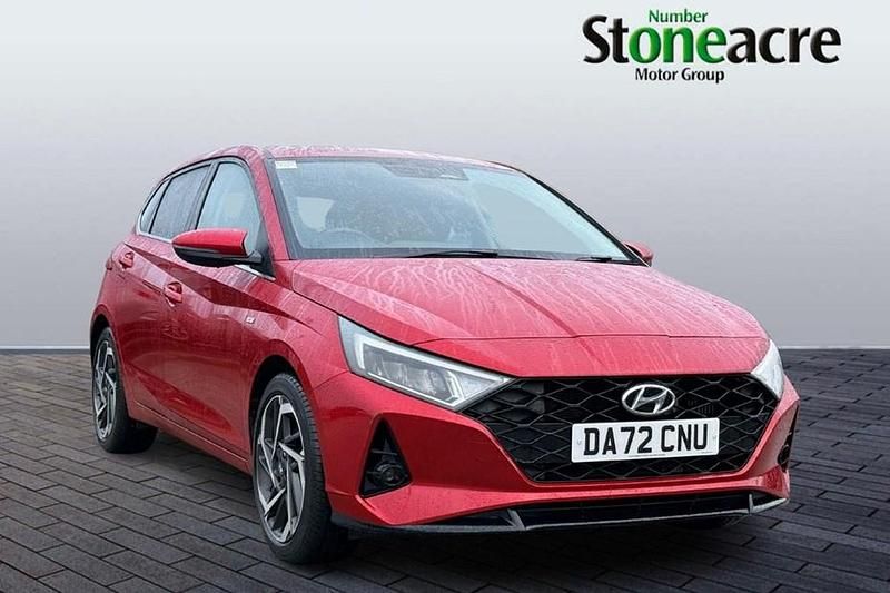 Used Hyundai i20 Premium 100 HP (73 kW) 2022 Red Hatchback