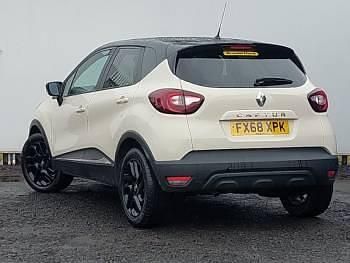 Used Renault Captur Iconic 90 HP (66 kW) 2018 Cream SUV