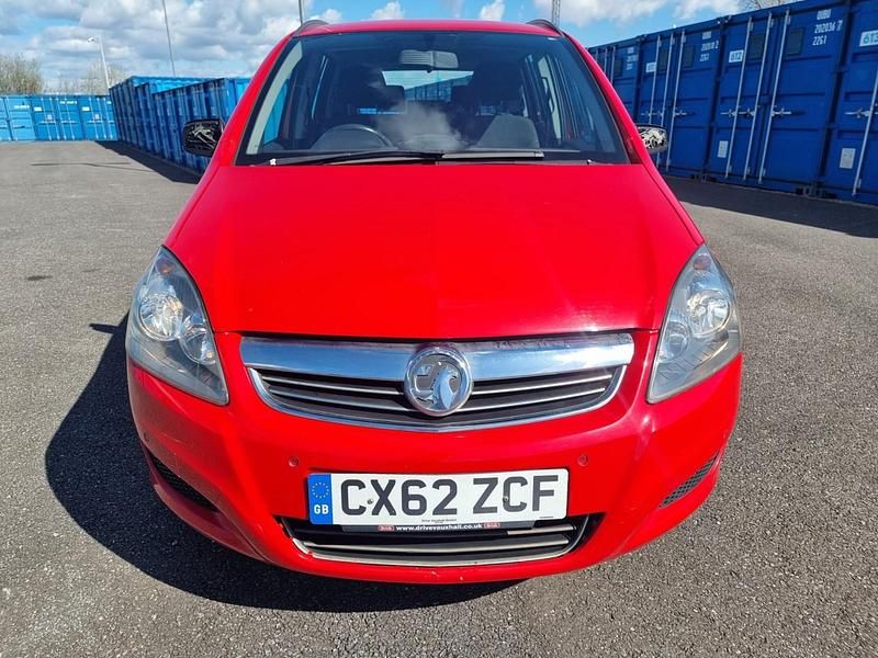 Used Vauxhall Zafira 110 HP (80 kW) 2012 Red MPV