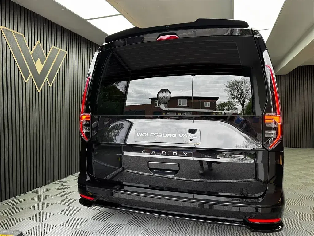 New VW Caddy Maxi Pro 122 HP (89 kW) 2026 Deep pearl black MPV