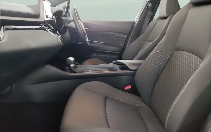 Second-hand Toyota C-HR 122 CP (89 kW) 2022 Negru SUV