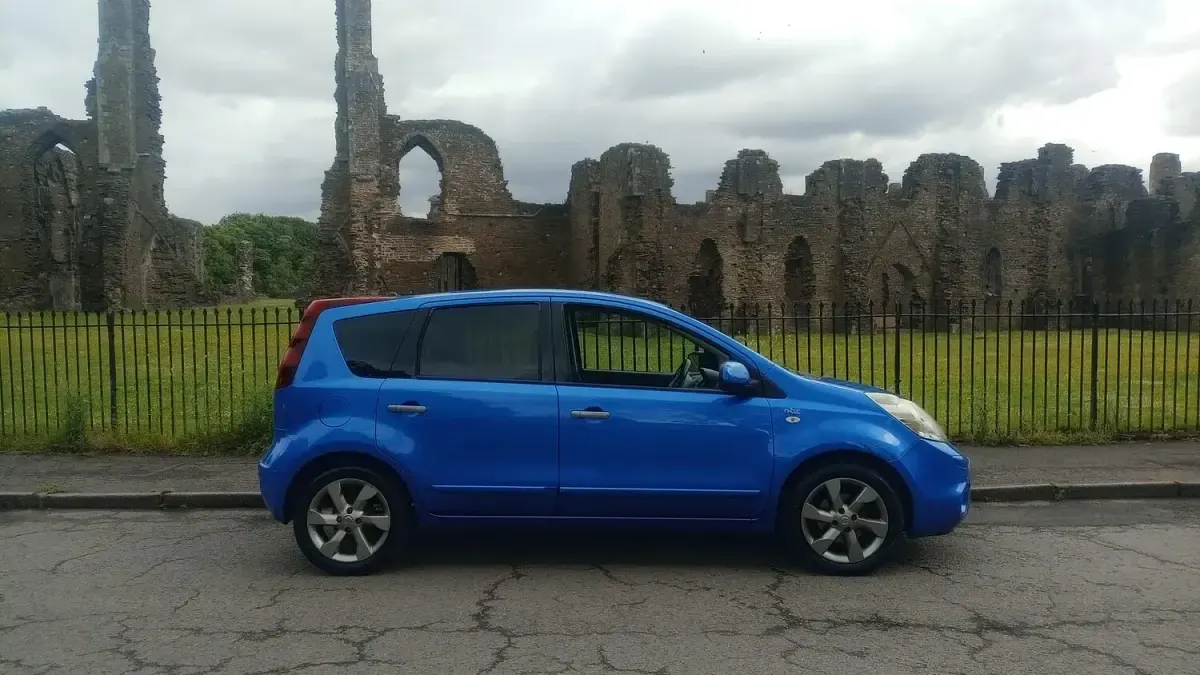 Used Nissan Note N-TEC 110 HP (80 kW) 2011 Blue Hatchback