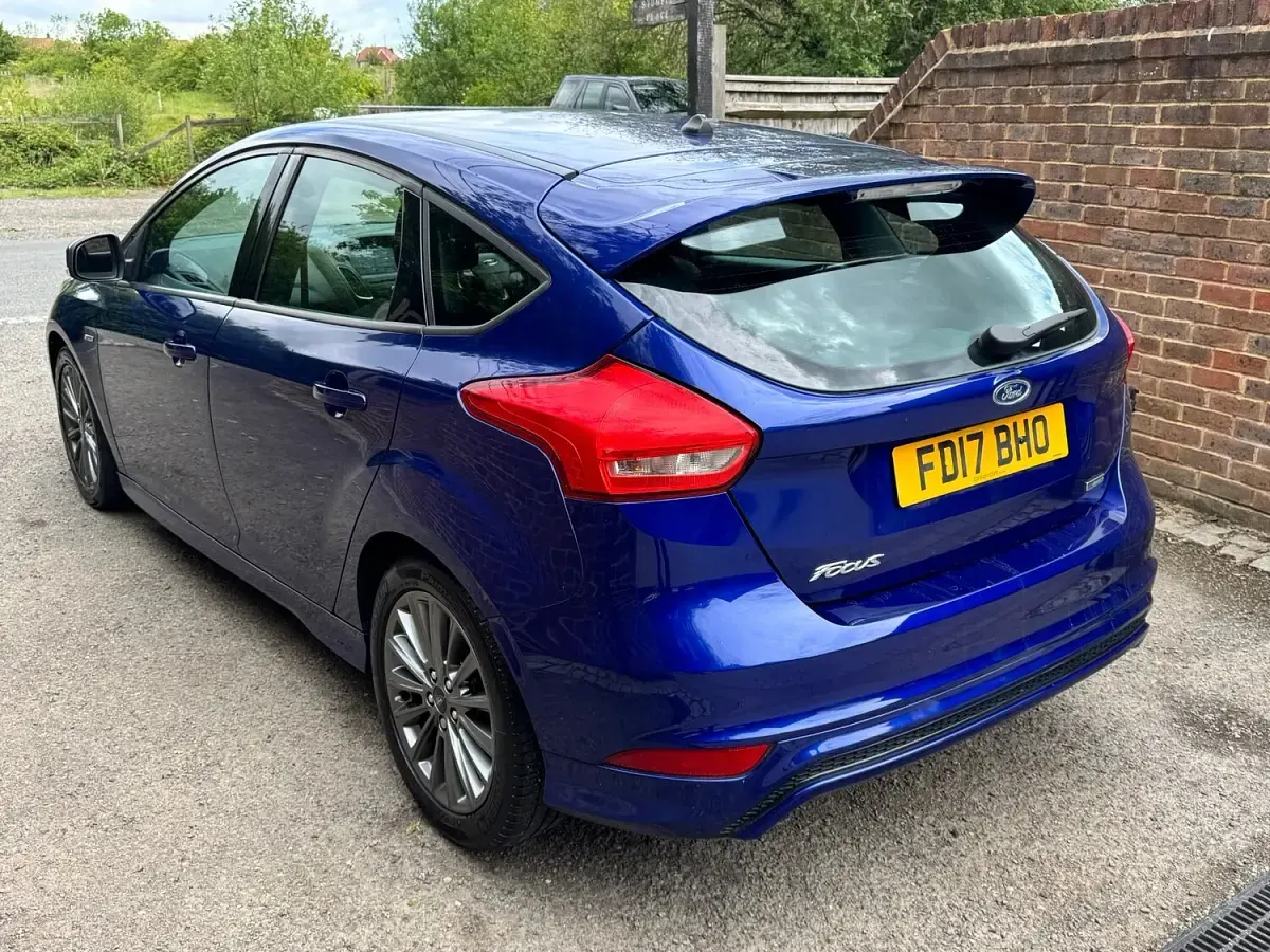 Used Ford Focus ST-Line 125 HP (91 kW) 2017 Blue Hatchback