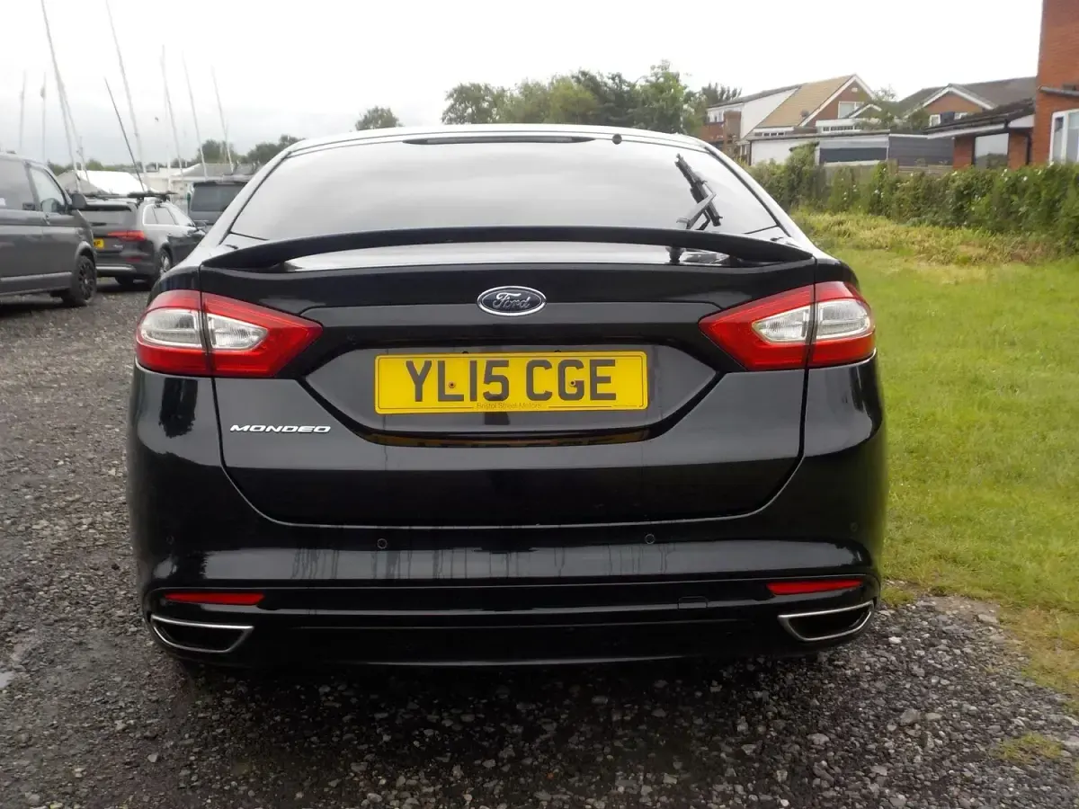 Used Ford Mondeo Titanium 180 HP (132 kW) 2015 Black Hatchback