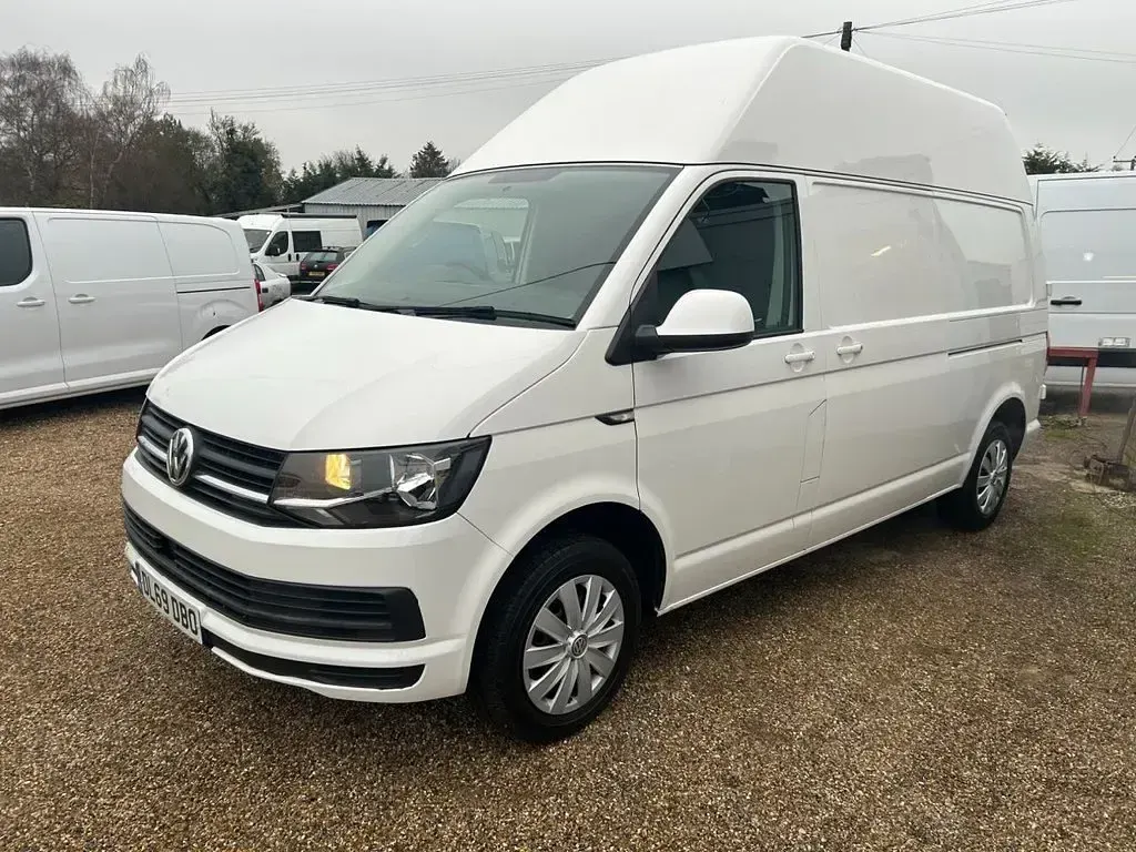 Used VW Transporter Trendline 102 HP (75 kW) 2019 White Van