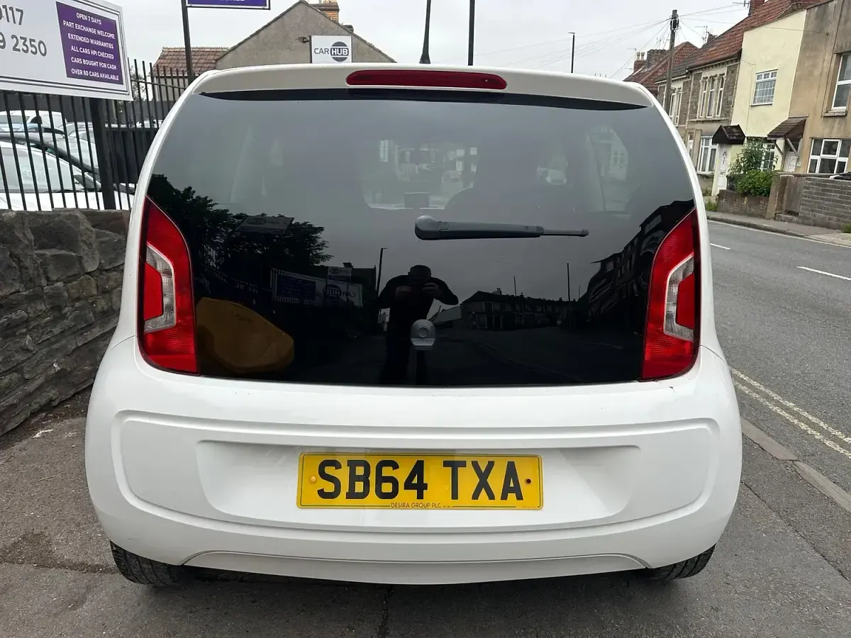 Used VW up! move up! 60 HP (44 kW) 2014 White Hatchback
