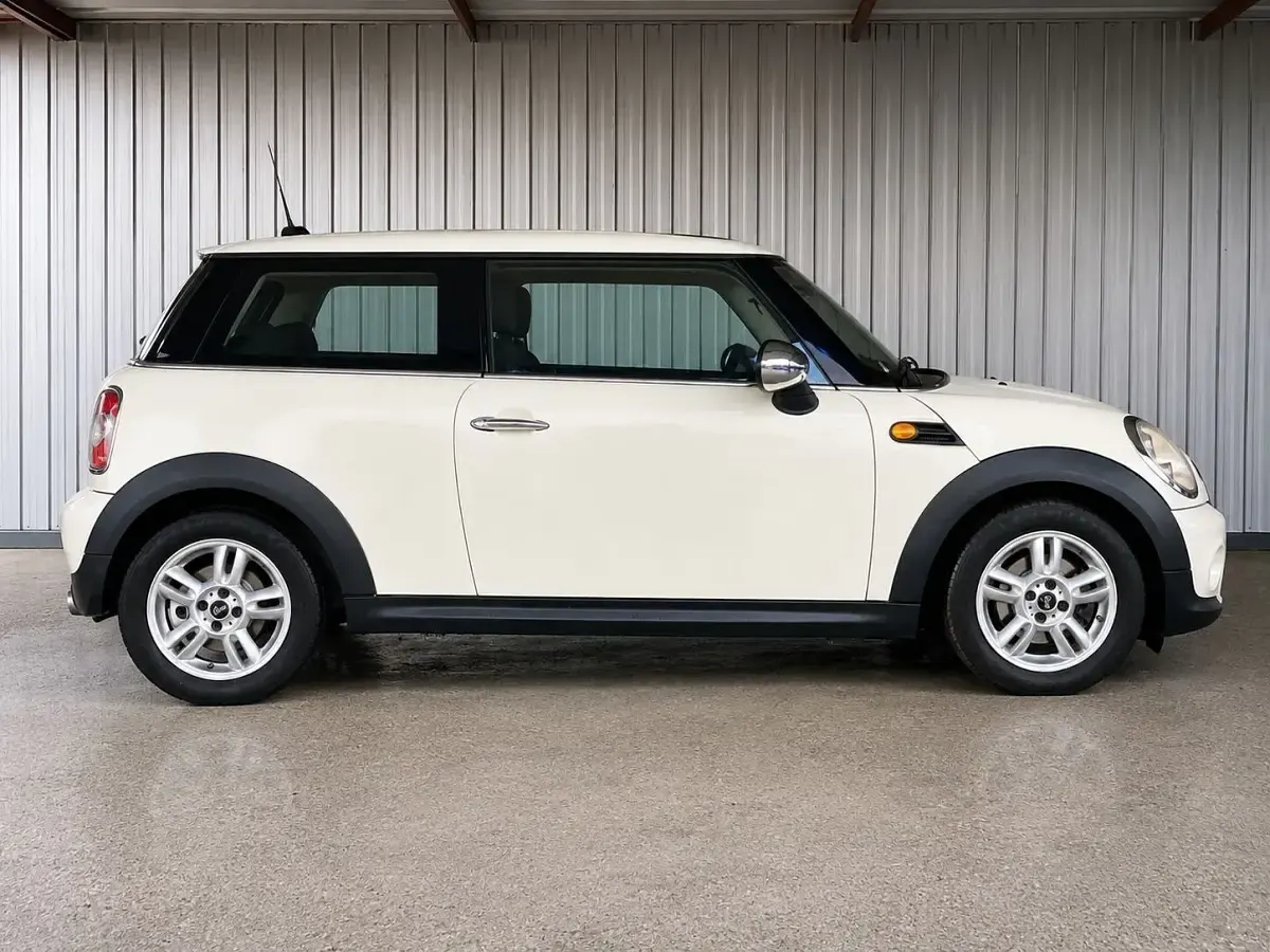 Used Mini ONE Hatch 98 HP (72 kW) 2011 White Hatchback
