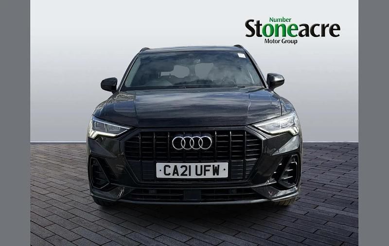 Usado Audi Q3 Black Edition 150 HP (110 kW) 2021 Preto SUV