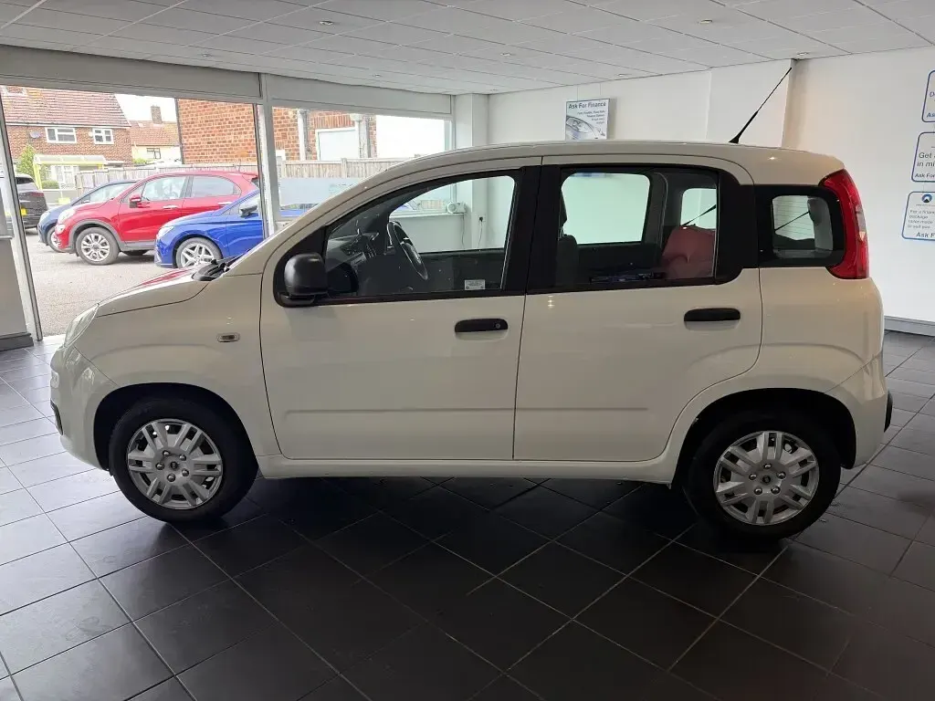 Used Fiat Panda Pop 69 HP (50 kW) 2016 White Hatchback