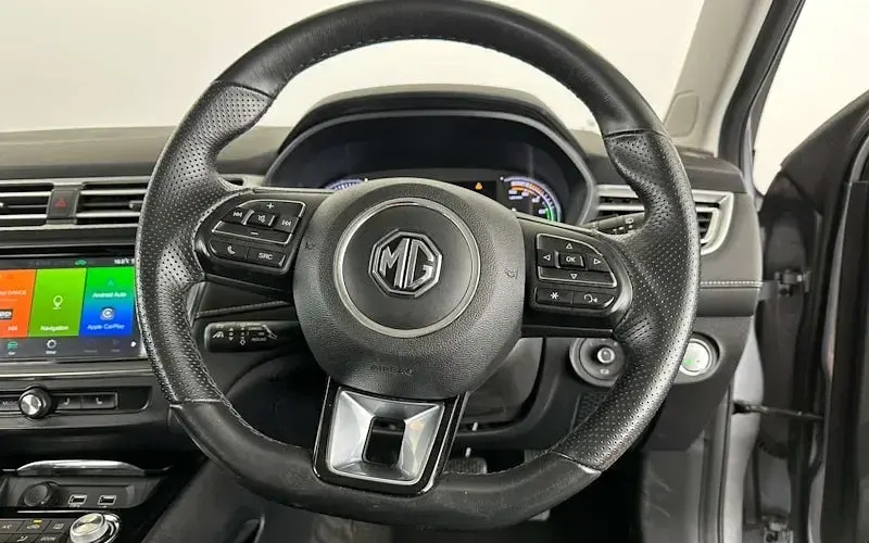Used MG MG5 EV Exclusive 114 kW (156 HP) 2022 Silver Estate