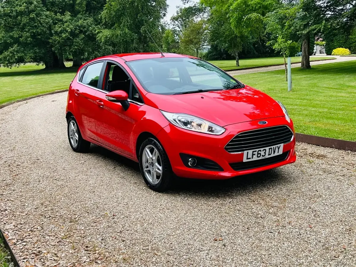 Used Ford Fiesta Zetec 2013 Red Hatchback