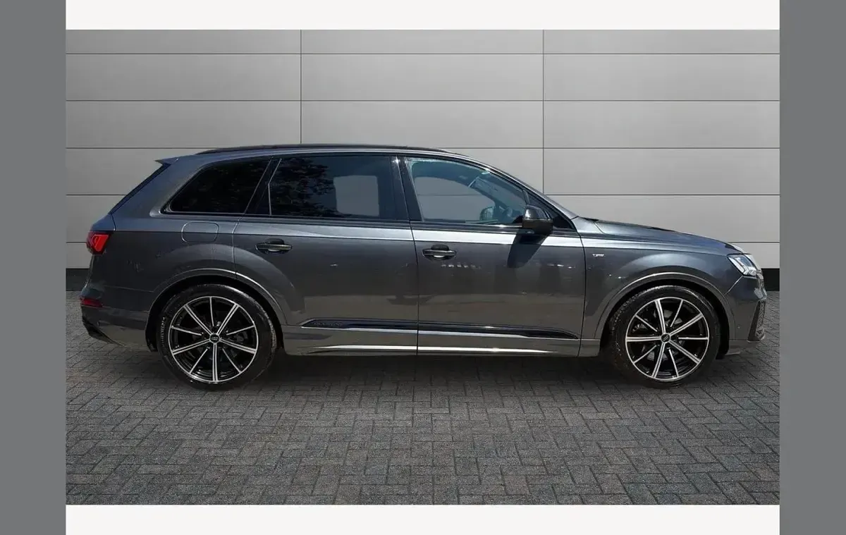 Used Audi Q7 Black Edition 286 HP (210 kW) 2020 Daytona grey SUV