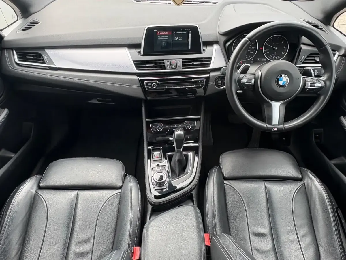 Begagnad BMW 218 M Sport 2018 Blå Kombi