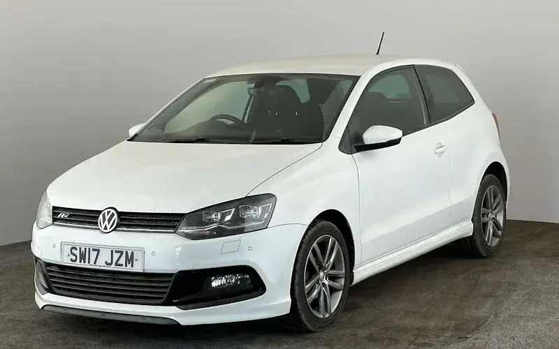 Used VW Polo R-line 90 HP (66 kW) 2017 White Hatchback