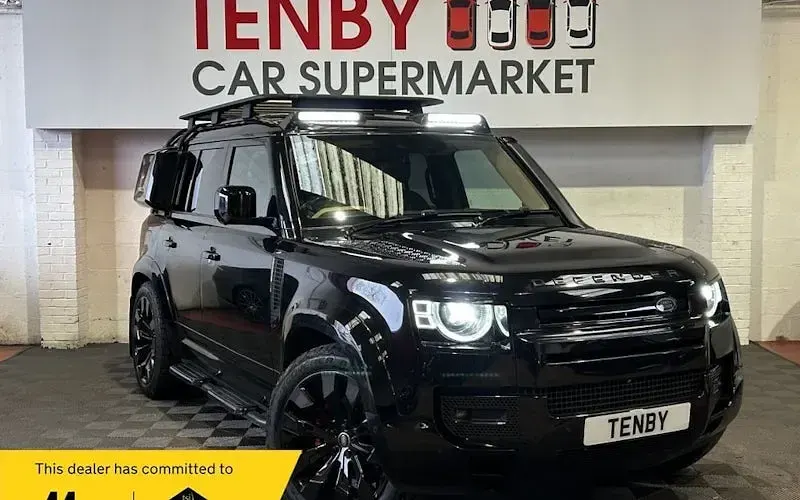 Used Land Rover Defender 249 HP (183 kW) 2023 SUV