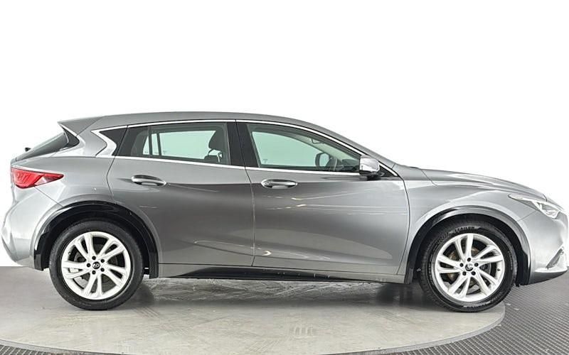 Used Infiniti Q30 109 HP (80 kW) 2017 Grey Hatchback