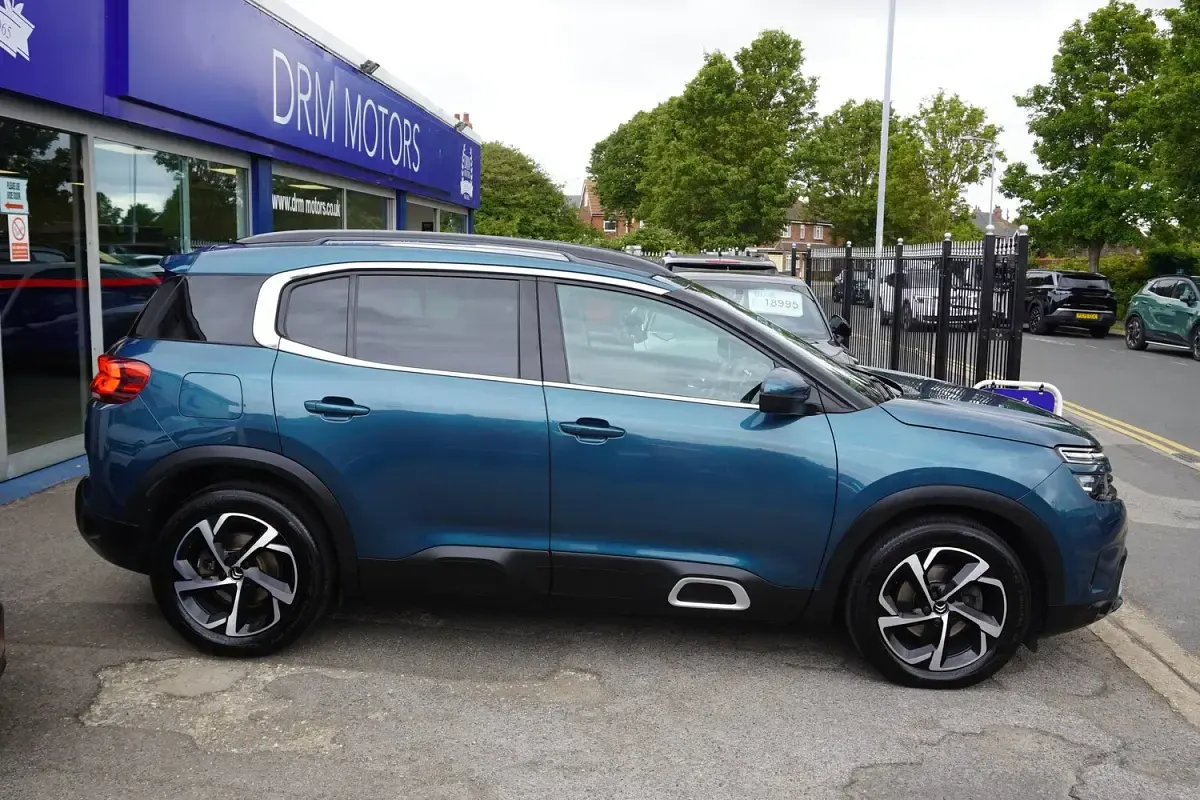 Used Citroën C5 Shine 2022 Blue Hatchback