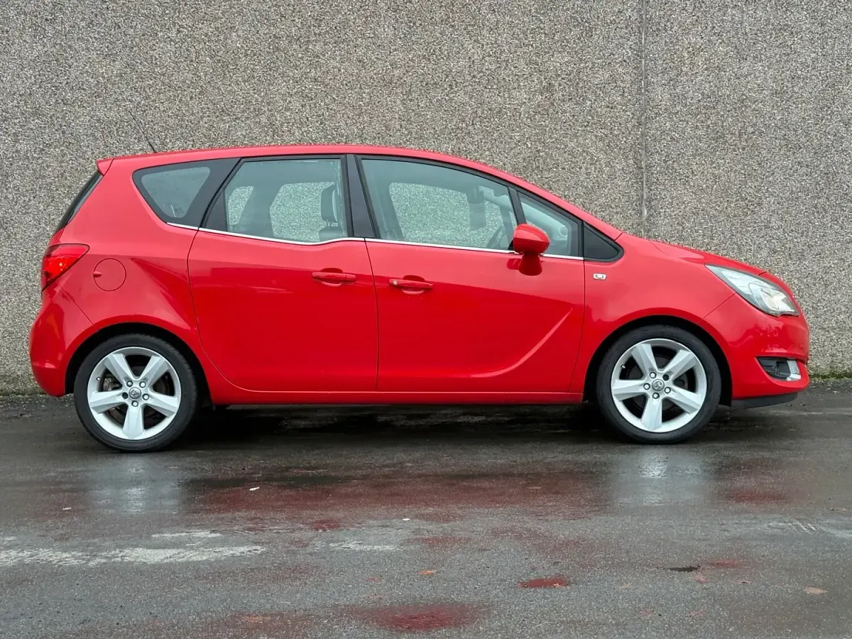 Used Vauxhall Meriva 2016 Red MPV
