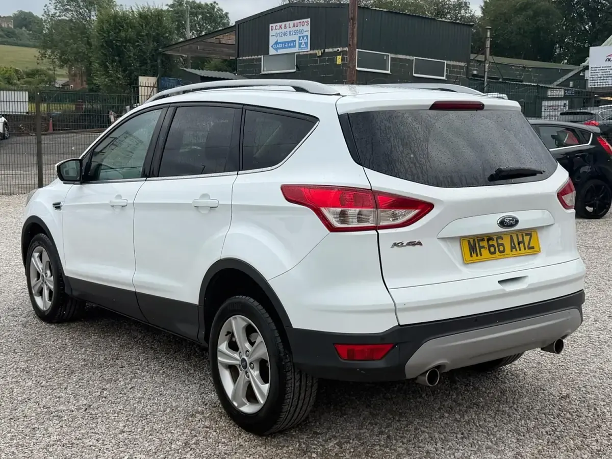 Used Ford Kuga Zetec 150 HP (110 kW) 2016 White SUV