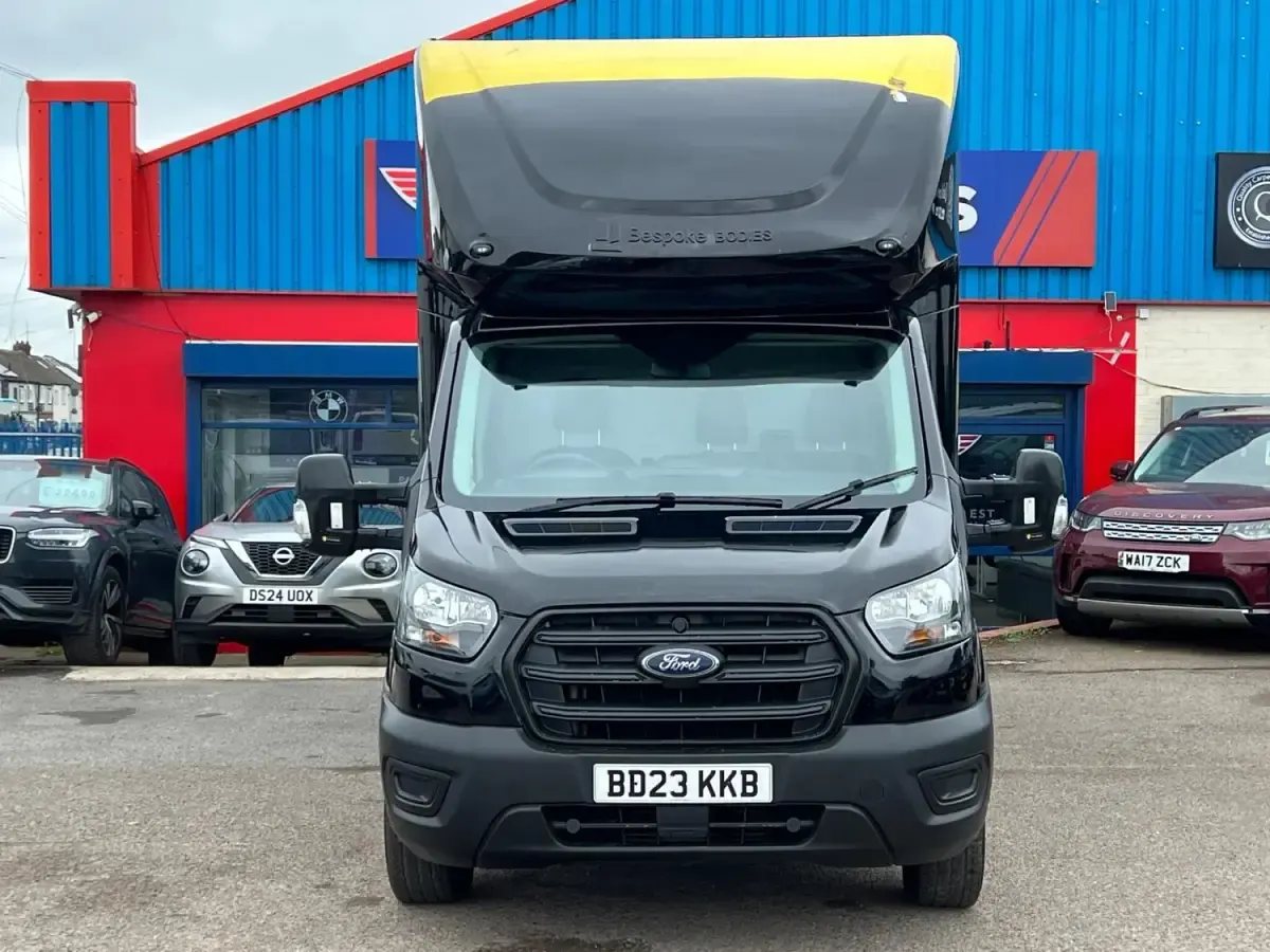 Usado Ford Transit S 170 HP (125 kW) 2023 Branco Cabrios