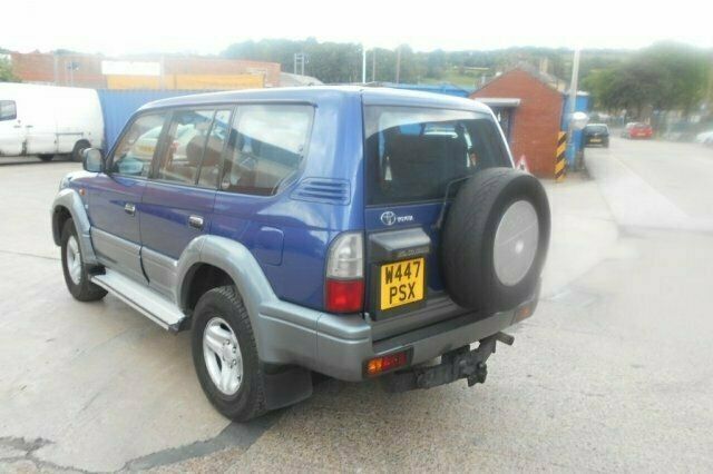 Used Toyota Land Cruiser 123 HP (90 kW) 2000 SUV