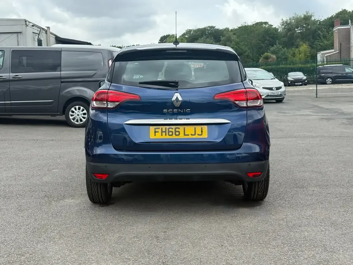 Used Renault Scénic III Dynamique 110 HP (80 kW) 2016 Blue MPV