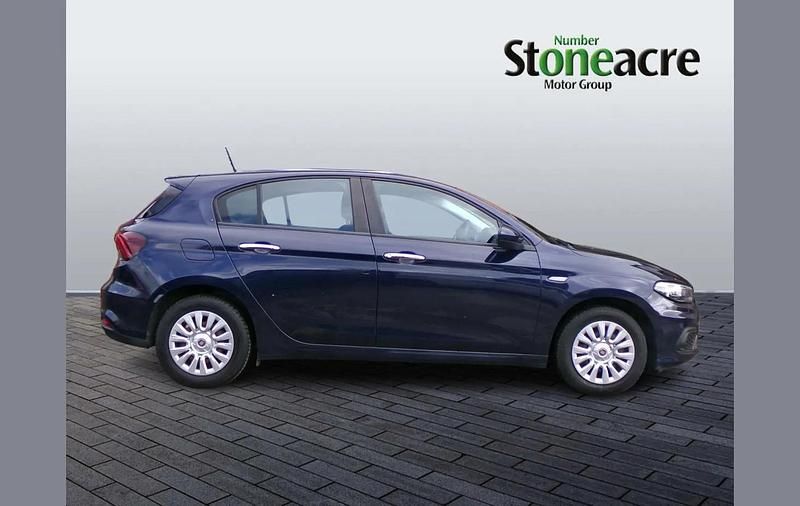 Used Fiat Tipo Easy 120 HP (88 kW) 2018 Blue Hatchback