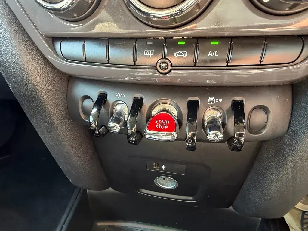 Used Mini Cooper Countryman Classic 136 HP (100 kW) 2018 Red SUV