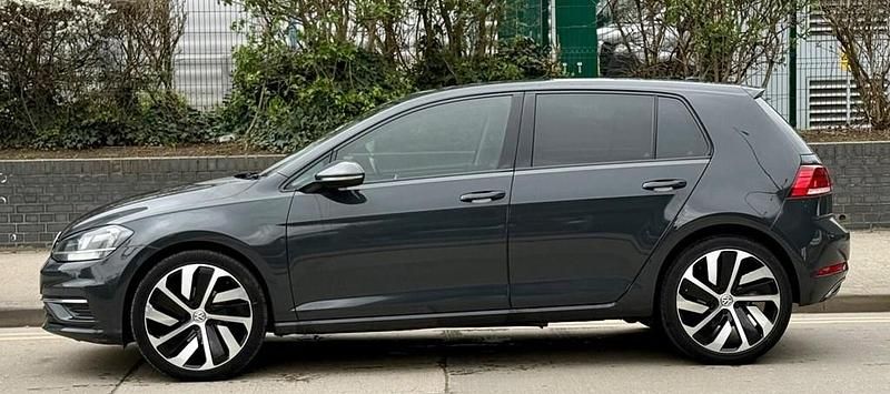 Used VW Golf VII SE 115 HP (84 kW) 2017 Grey Hatchback