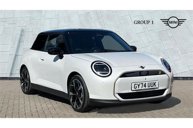 Nanuq white Used 2025 Mini Cooper Exclusive Hatchback | £32,495 - Image 1/4