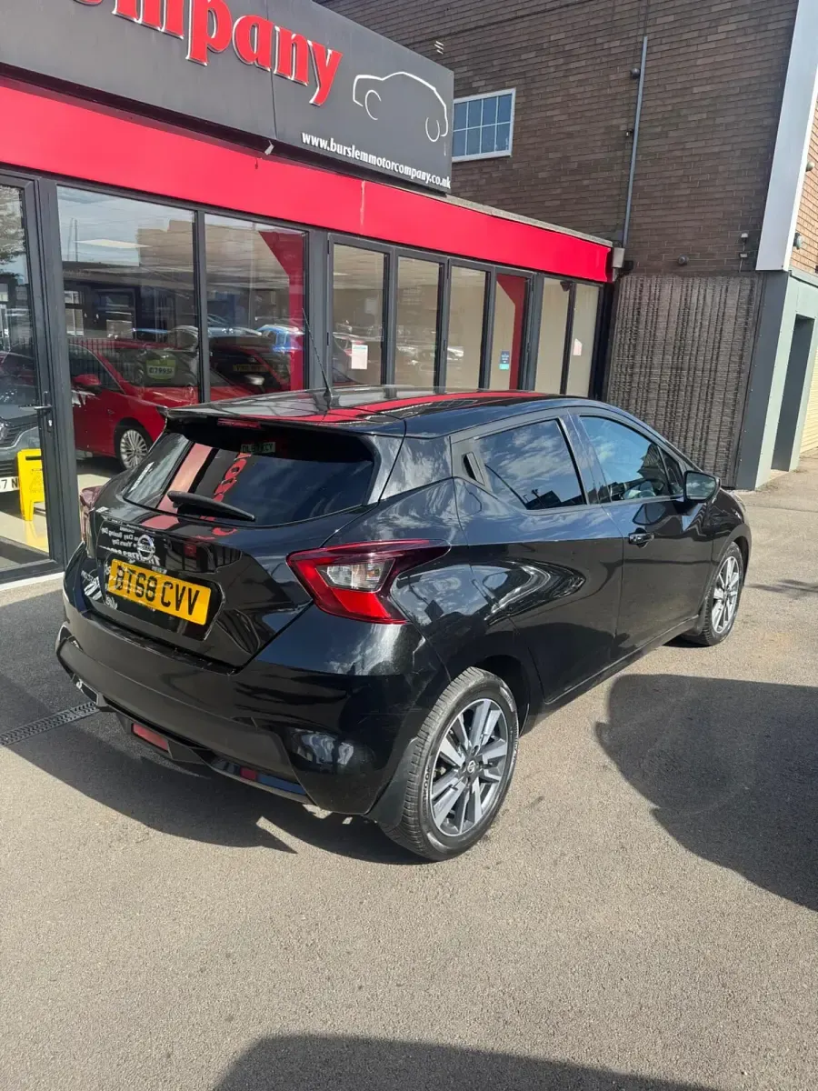 Used Nissan Micra N-Connecta 90 HP (66 kW) 2018 Black Hatchback