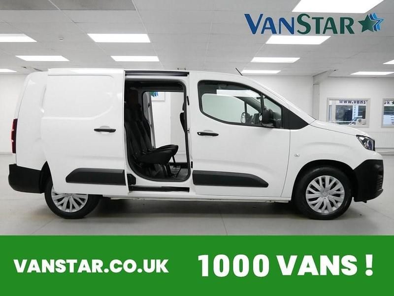 Used Peugeot Partner 100 HP (73 kW) 2021 White MPV
